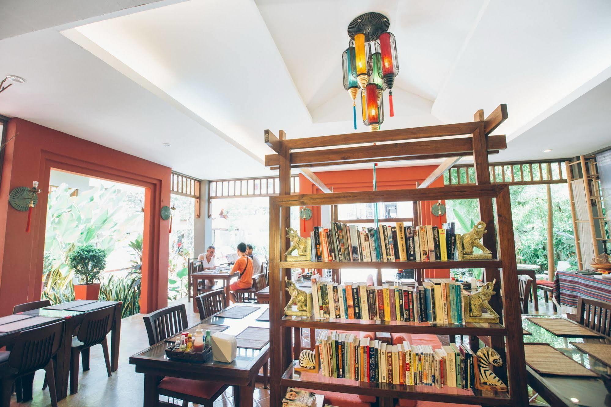 Hotel The Odyssey Chiang Mai Esterno foto